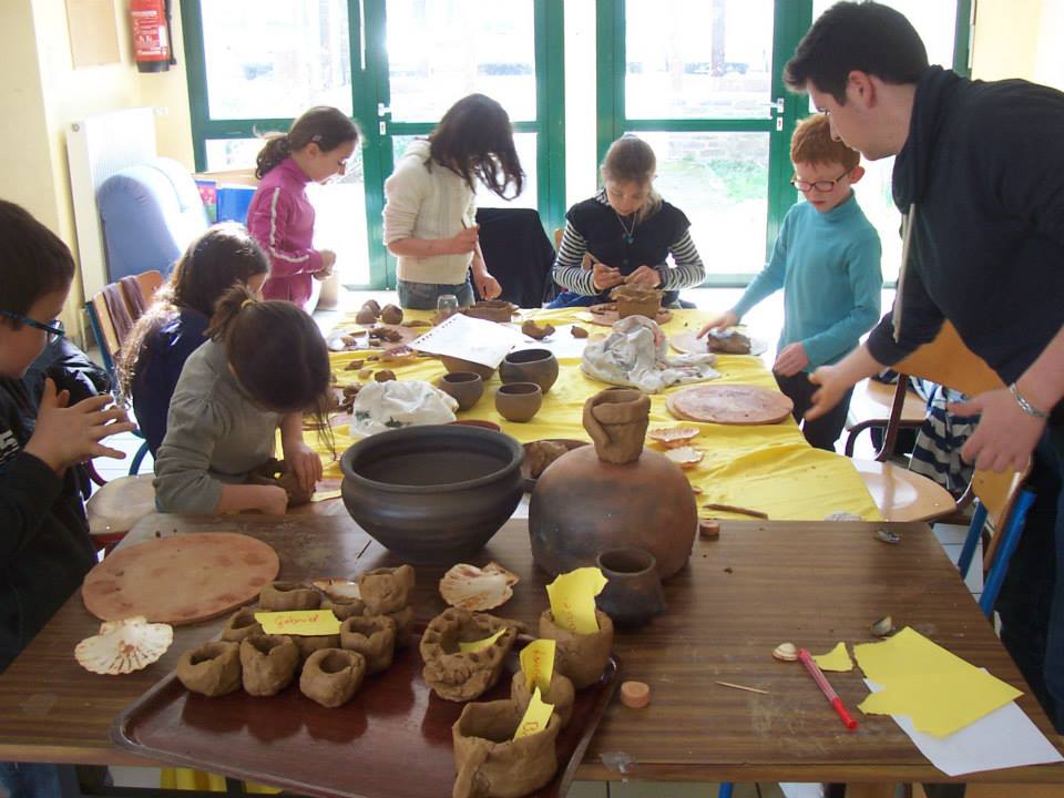 En amont du festival, animations à l&rsquo;ADSCRP (Plélan-le-Grand) : poteries néolithiques